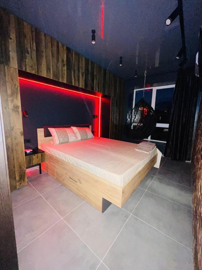 Loft В River Park З Джакузі Dnipro Ngoại thất bức ảnh