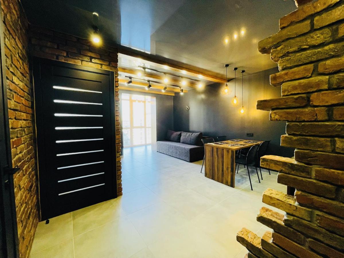 Loft В River Park З Джакузі Dnipro Ngoại thất bức ảnh